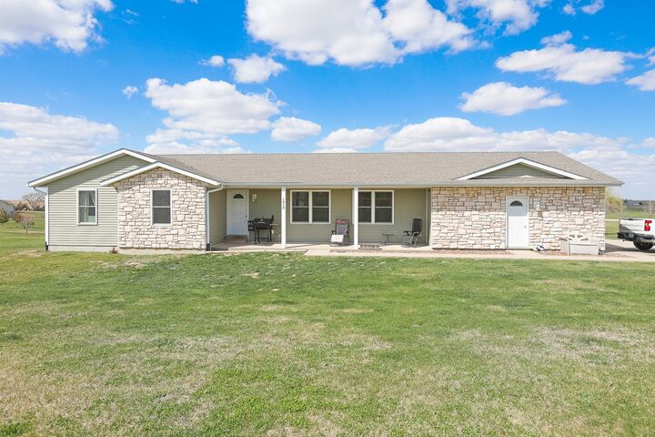 1818 Elk Horn Court  Pella IA 50219 photo