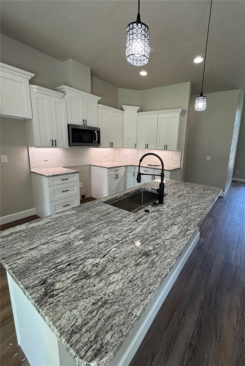 Property Photo: 10616 NW 61st Terrace FL 32615