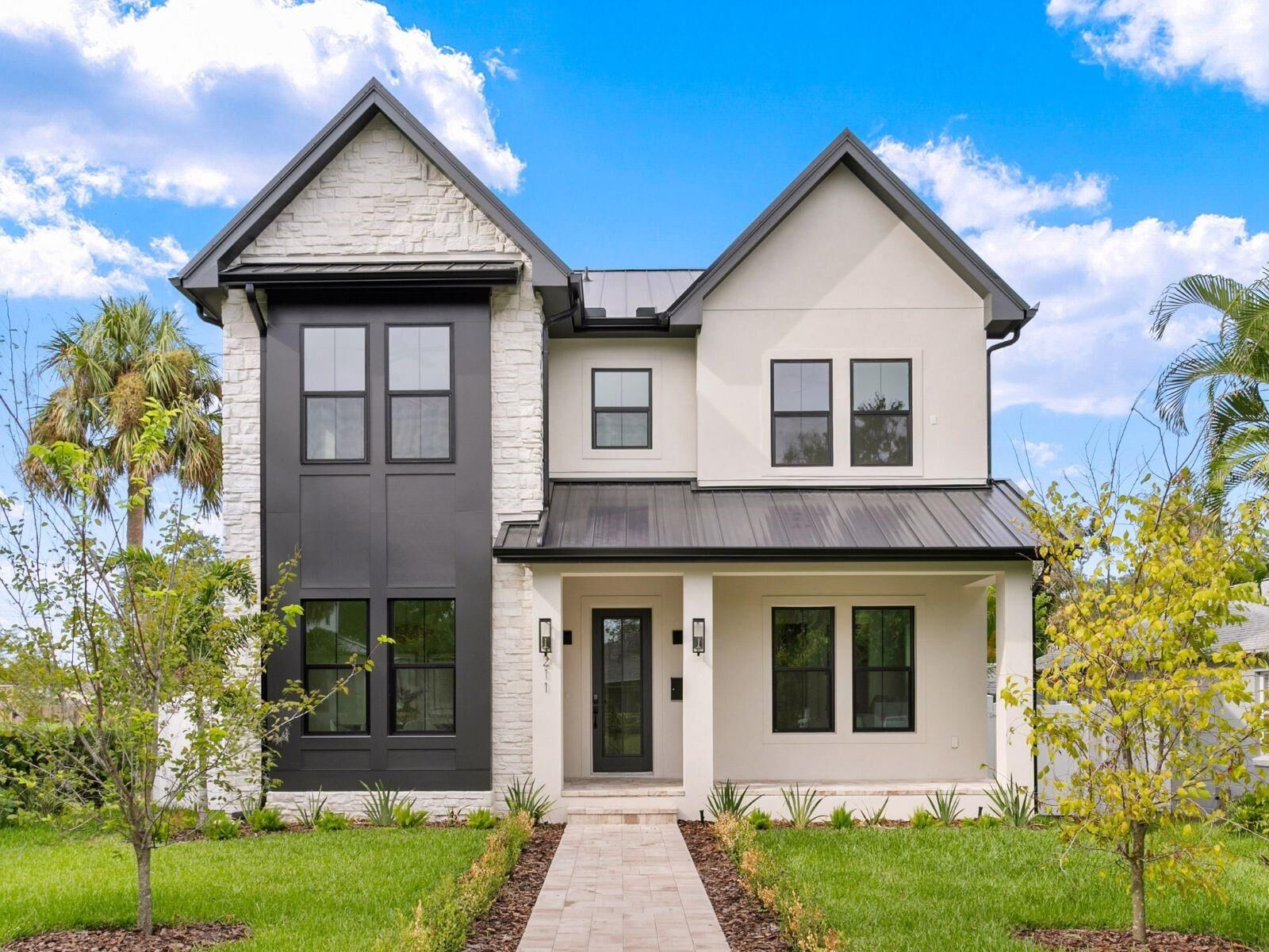 Property Photo: 211 29th Ave N FL 33704