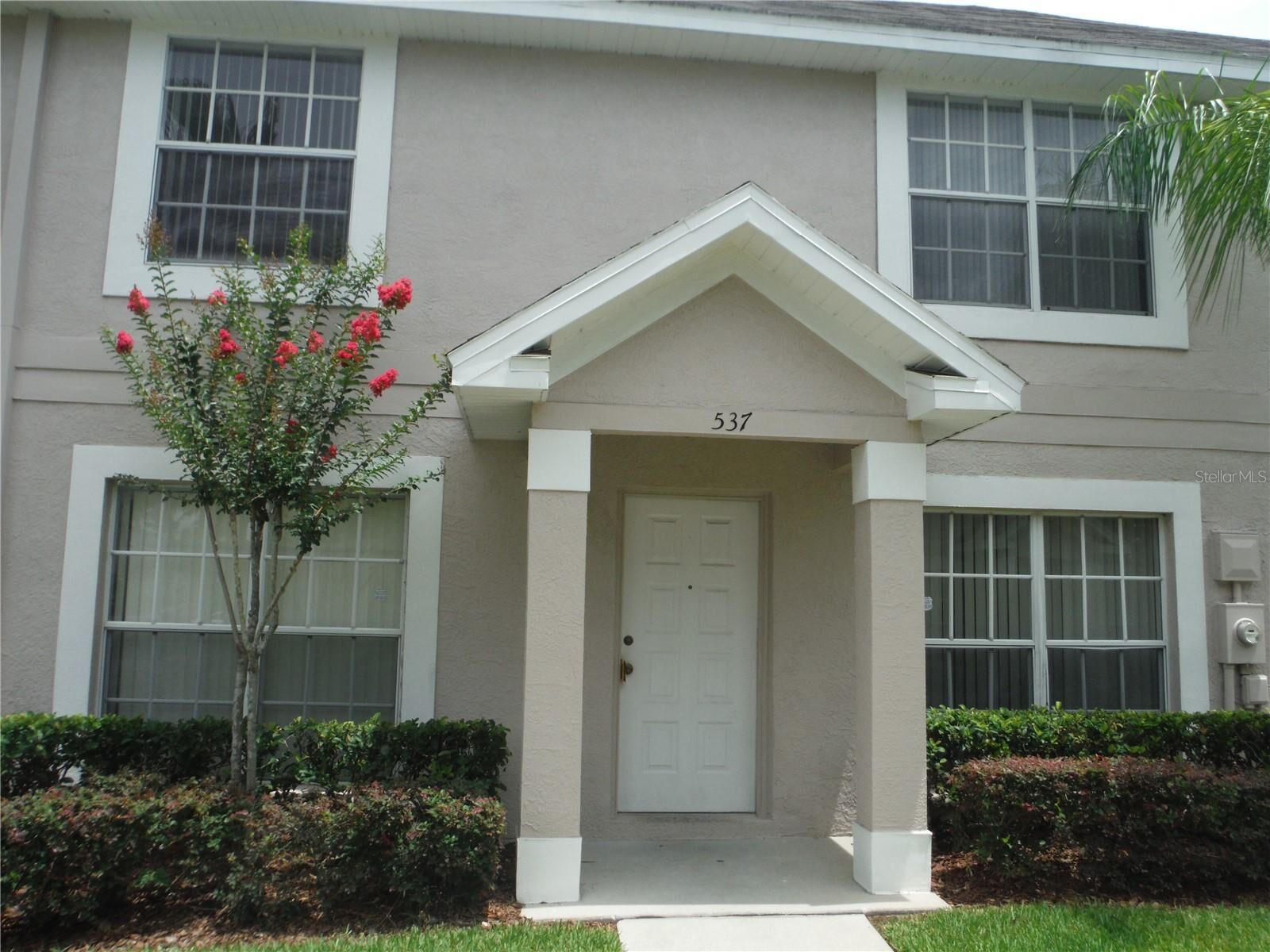 Property Photo: 537 Kensington Lake Circle FL 33511