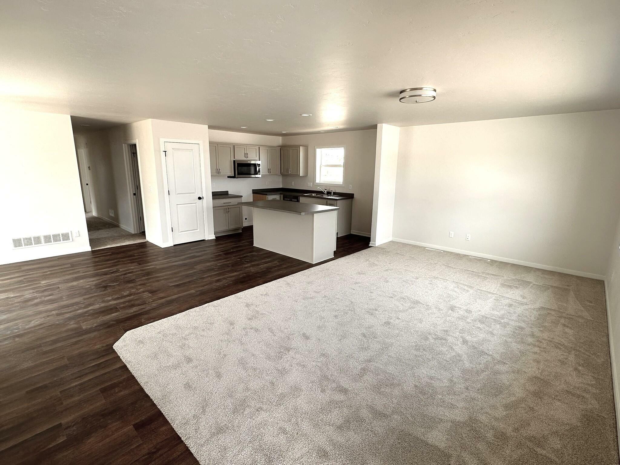 Property Photo: 1048 McNish Ct WI 53085