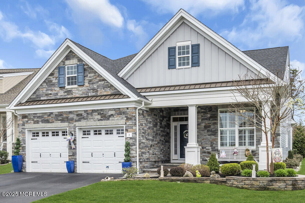 Property Photo:  3 Farnham Court  NJ 08731 