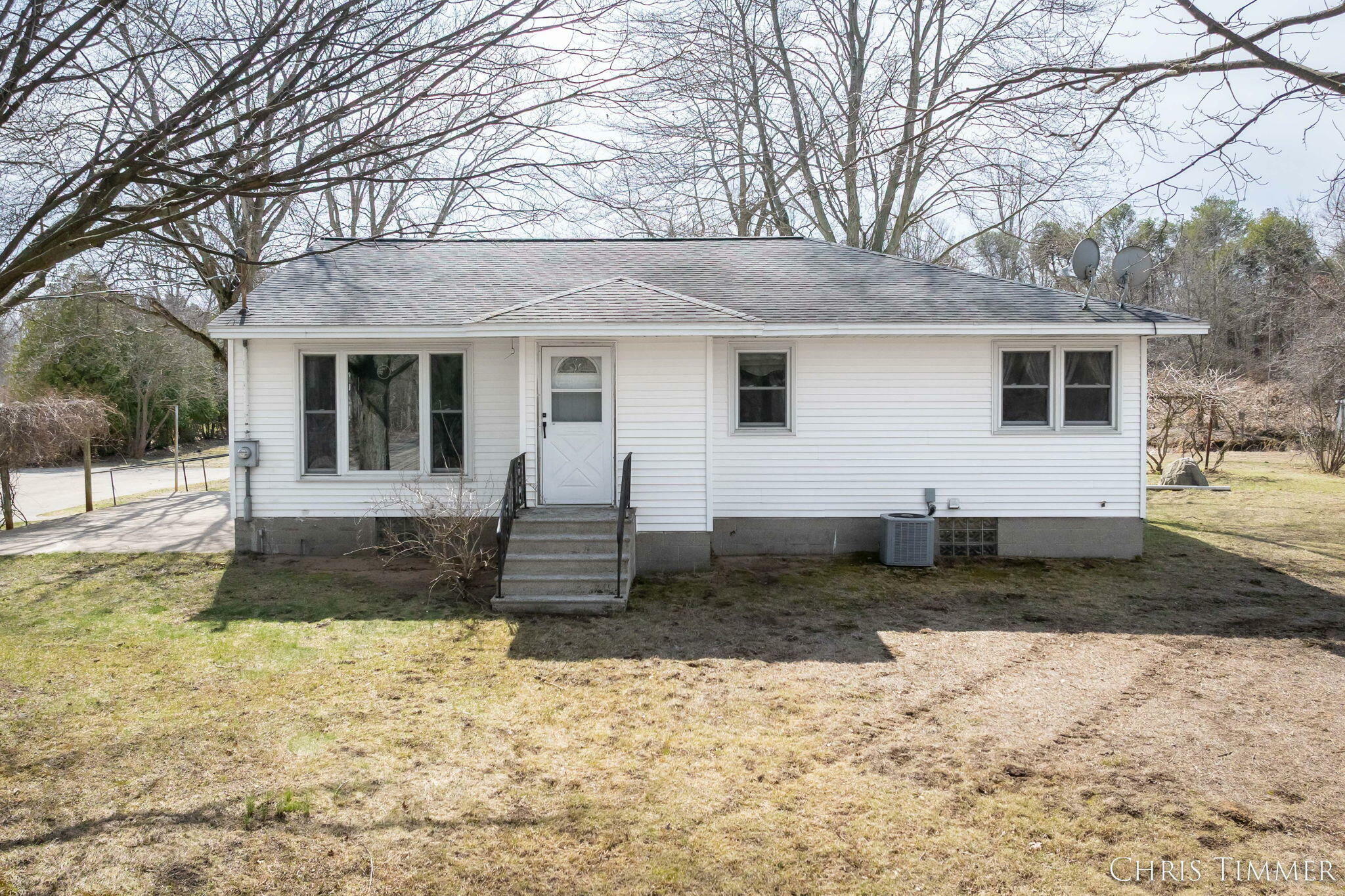15230 Van Buren Street  Holland MI 49424 photo