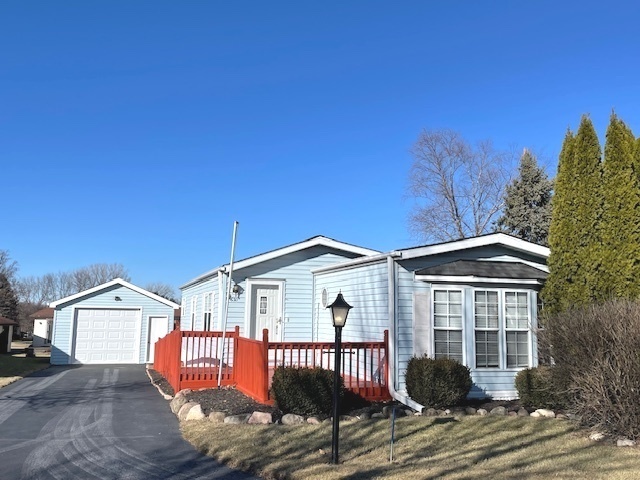Property Photo: 630 Mohawk Trail IL 60152