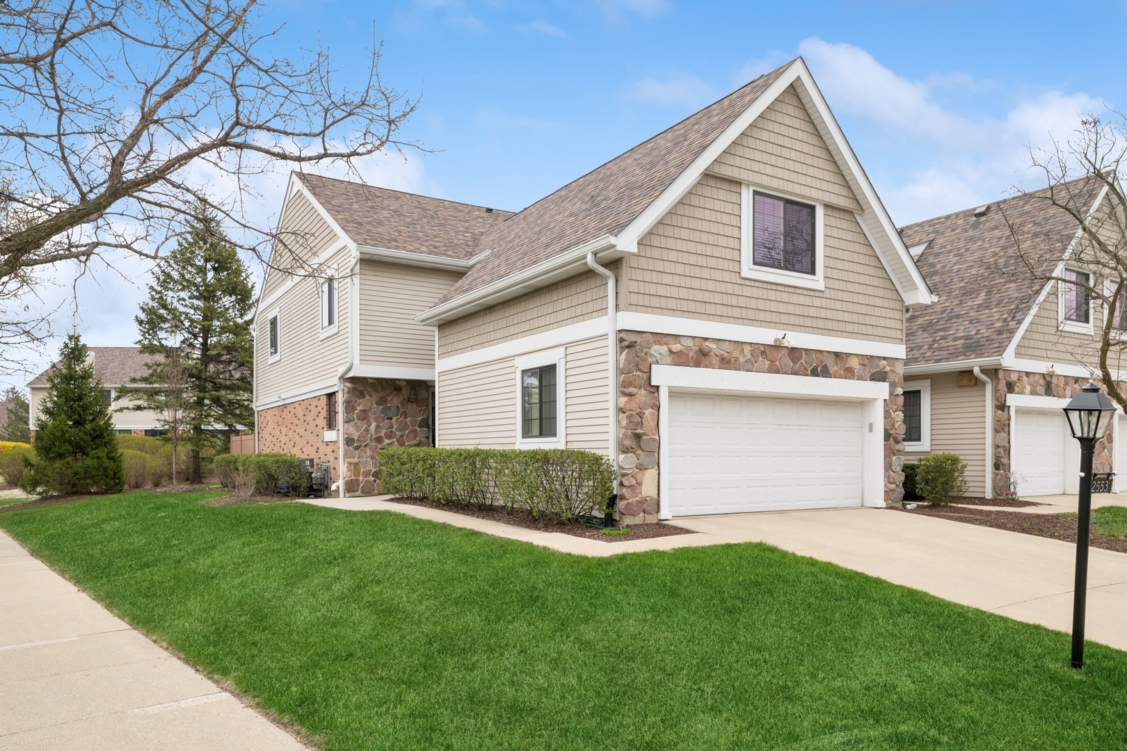 2553 Essex Drive  Northbrook IL 60062 photo
