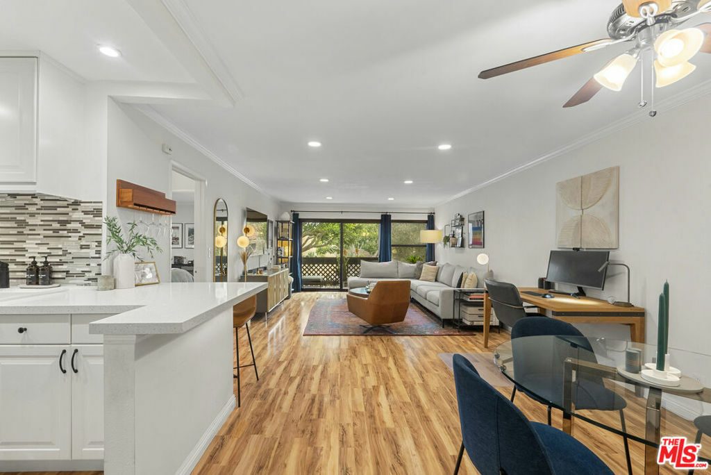 Property Photo: 7742 Redlands Street H1027 CA 90293
