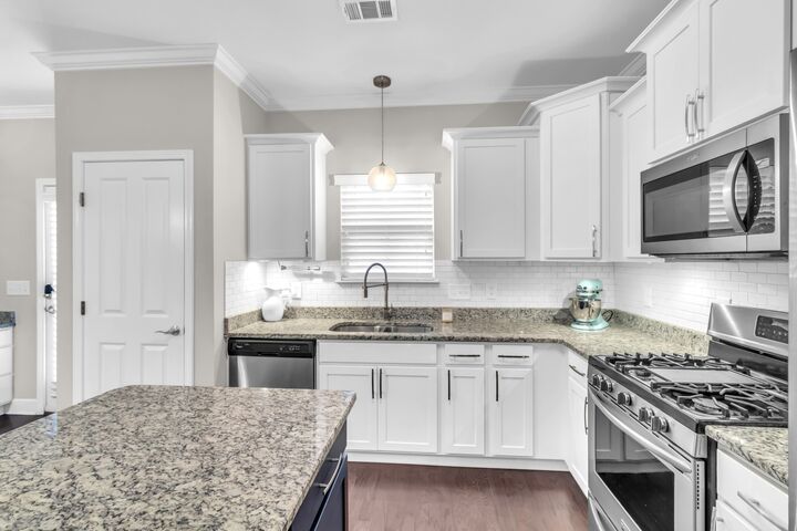 Property Photo:  2010 Oak Trail Dr  TN 37135 