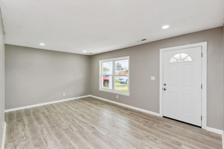 Property Photo:  926 Rackley Dr  TN 38478 