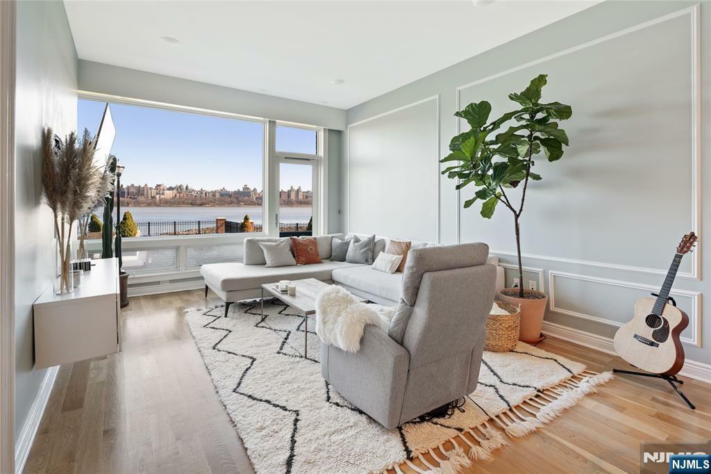 9 Somerset Lane 118  Edgewater NJ 07020 photo