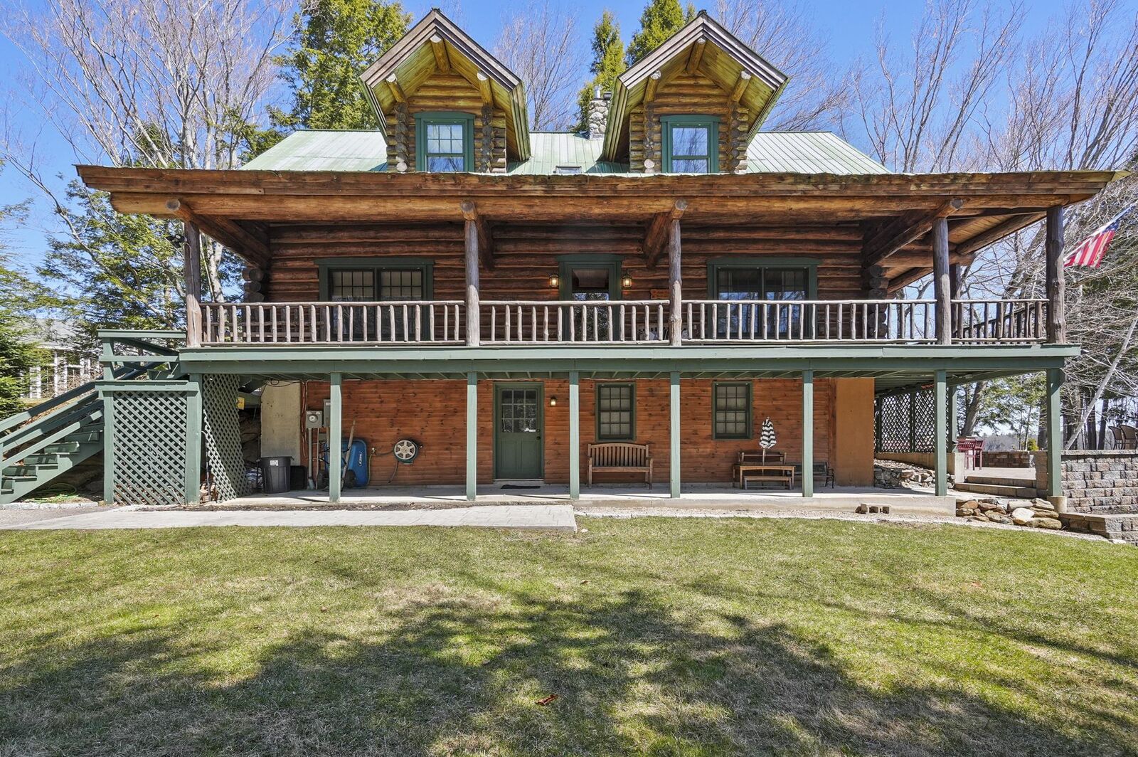 Property Photo: 321 Camelot Shore Drive NH 03835