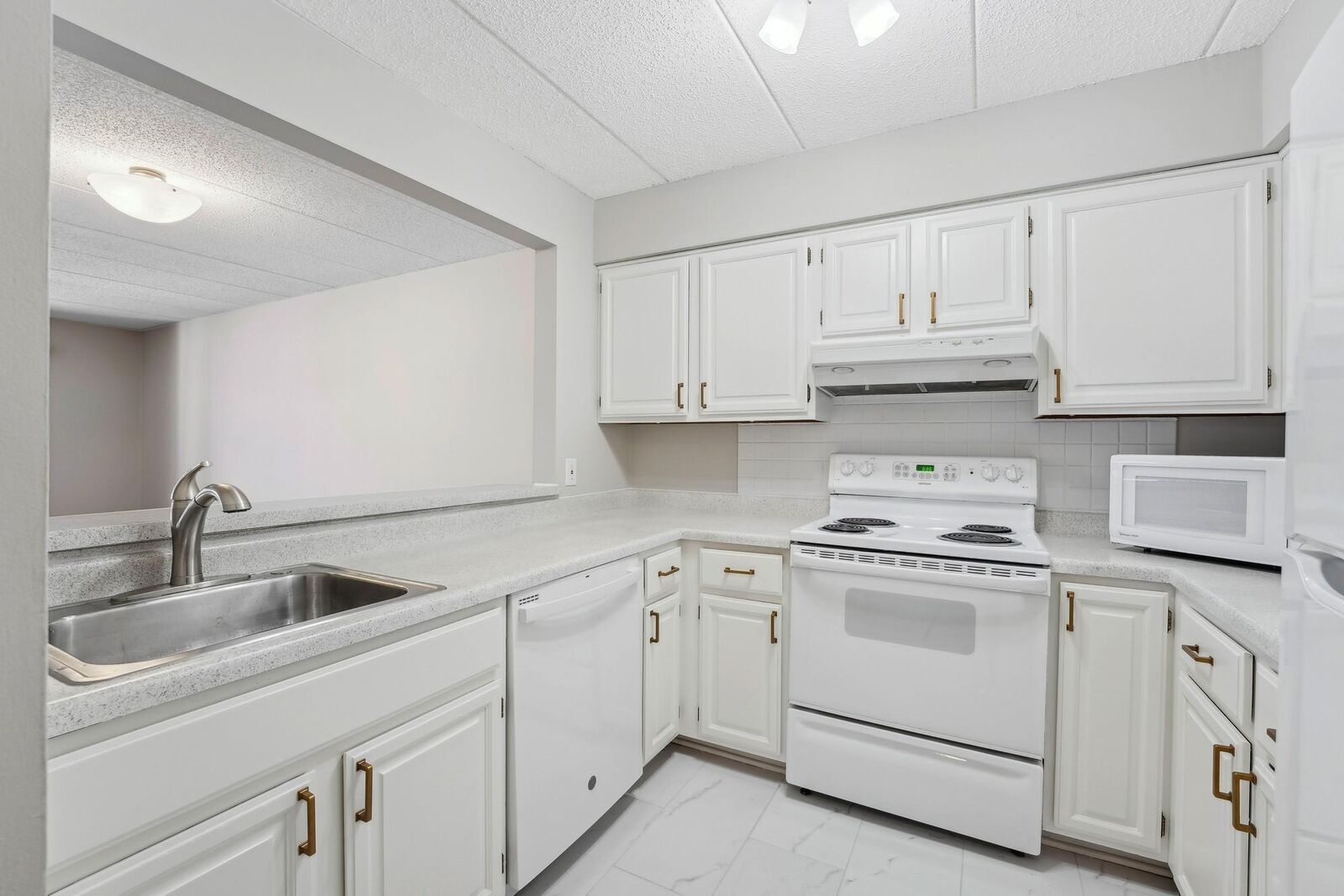 Property Photo:  3300 Louisiana Avenue S 317  MN 55426 