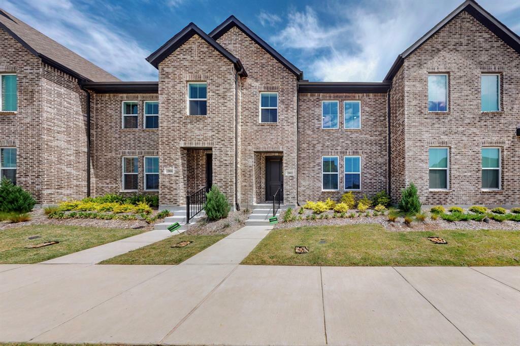 Property Photo: 2812 Bluejack Road TX 75071