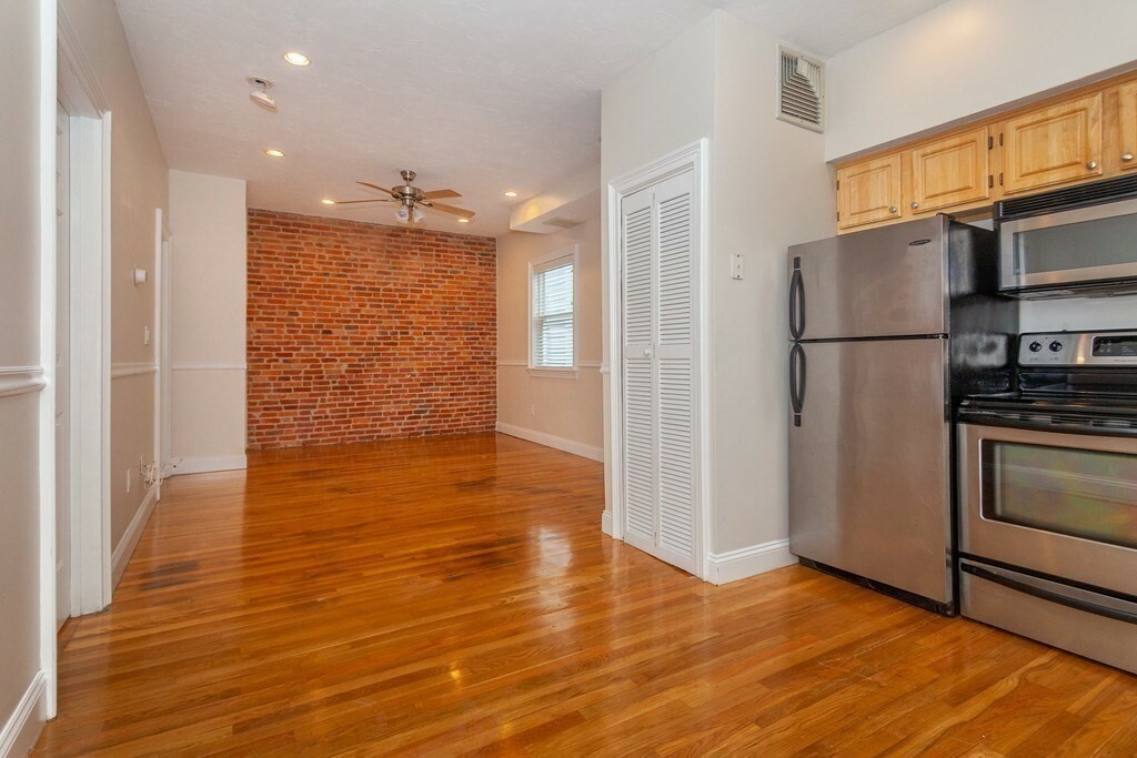 44 Mount Vernon Street 2  Boston MA 02125 photo
