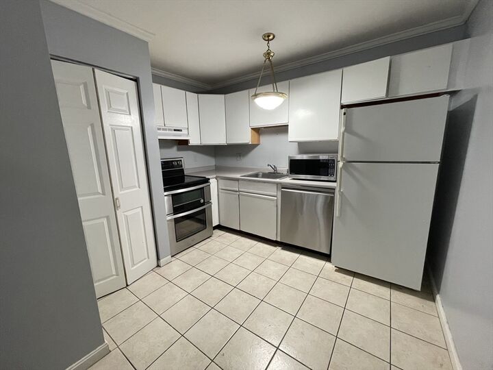 Property Photo:  30 Abbey Rd 308  MA 01453 
