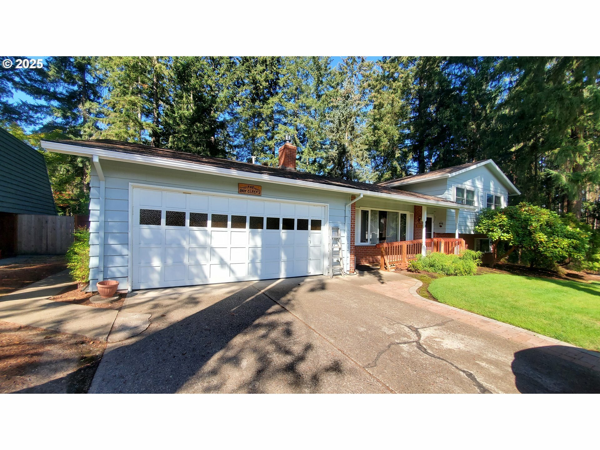 Property Photo: 13205 SW Heather Ct OR 97008