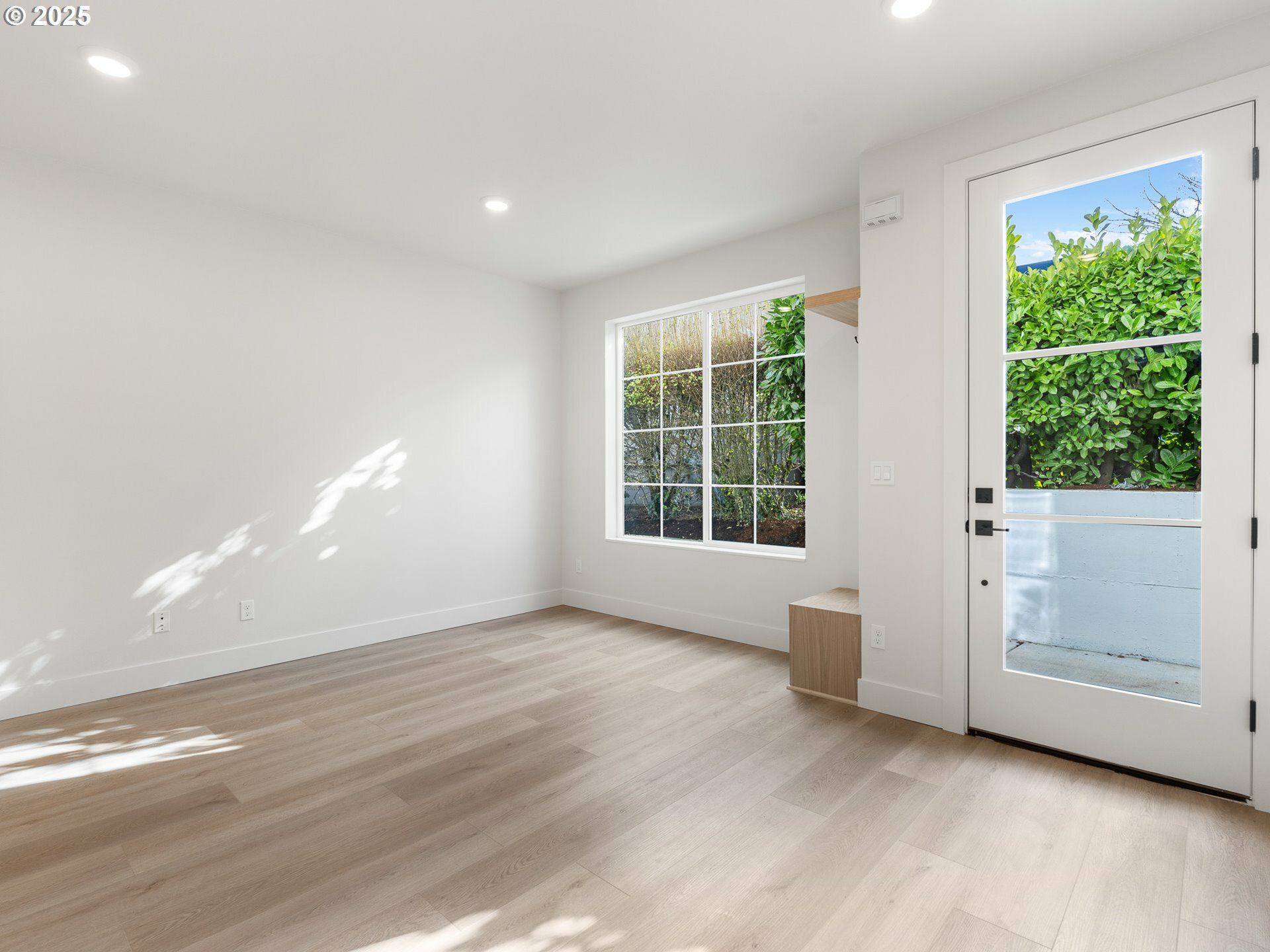 Property Photo: 4073 SE Milwaukie Ave 2 OR 97202