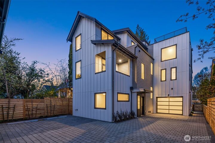 4741 B  49th Avenue SW  Seattle WA 98116 photo