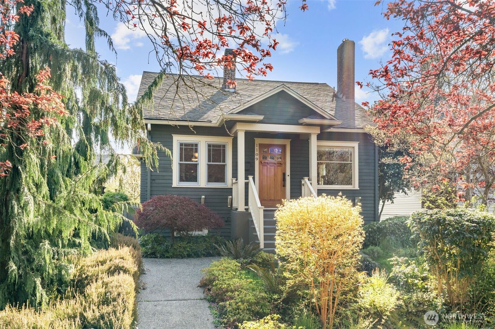 Property Photo: 1109 Hoyt Avenue WA 98201