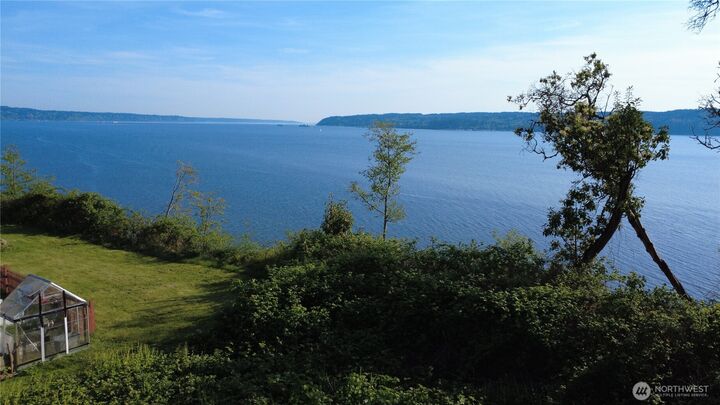 Property Photo:  45 B  Whidbey Island Drive  WA 98206 