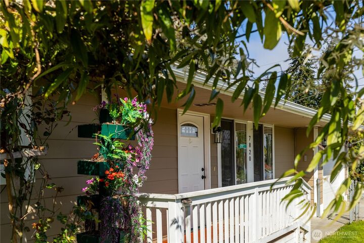 Property Photo: 7820 Upper Ridge Road WA 98203