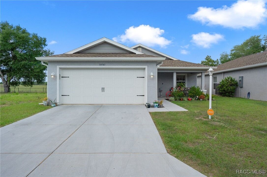 Property Photo: 10541 S Drew Bryant Circle FL 34436