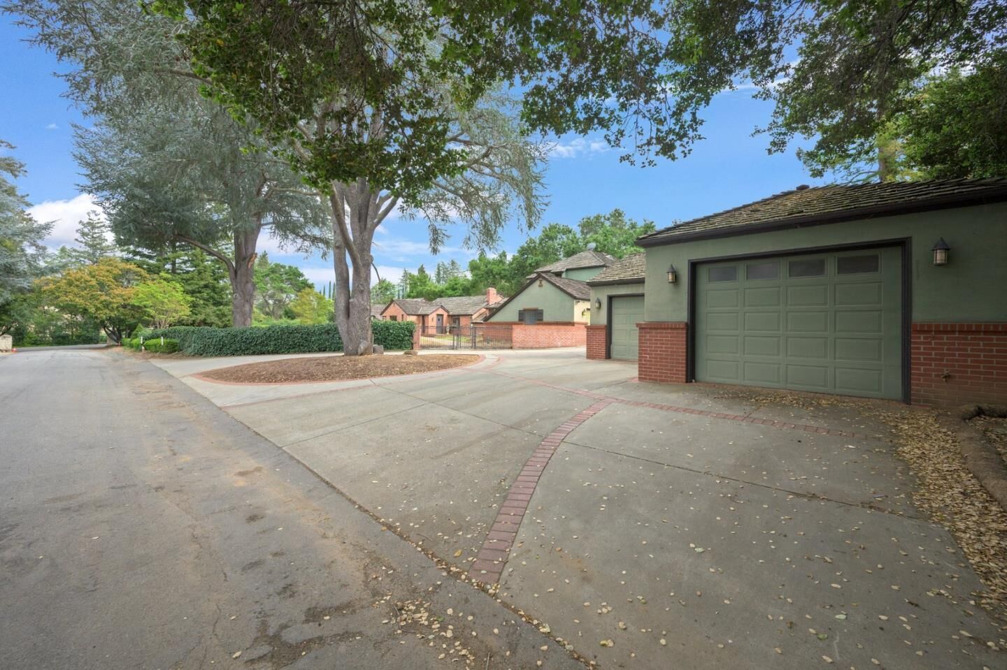 Property Photo: 15581 Glen Una Drive CA 95030
