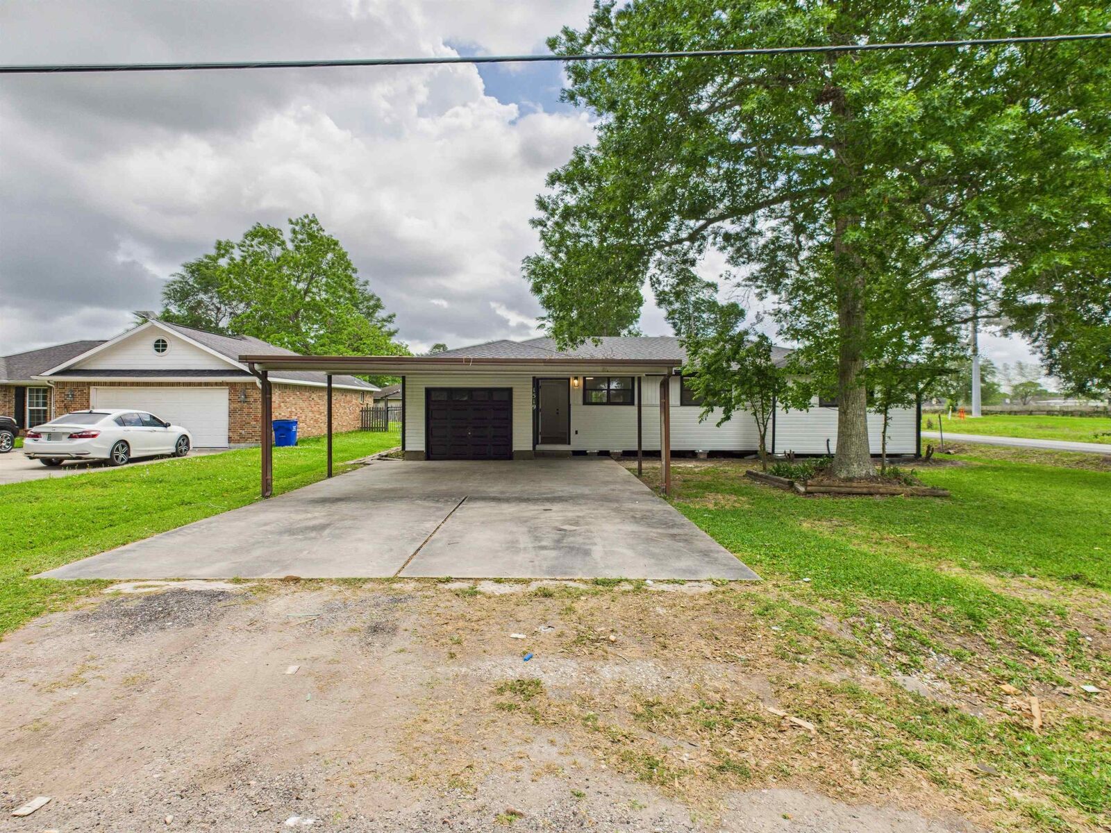 Property Photo: 1519 Spring St TX 77627