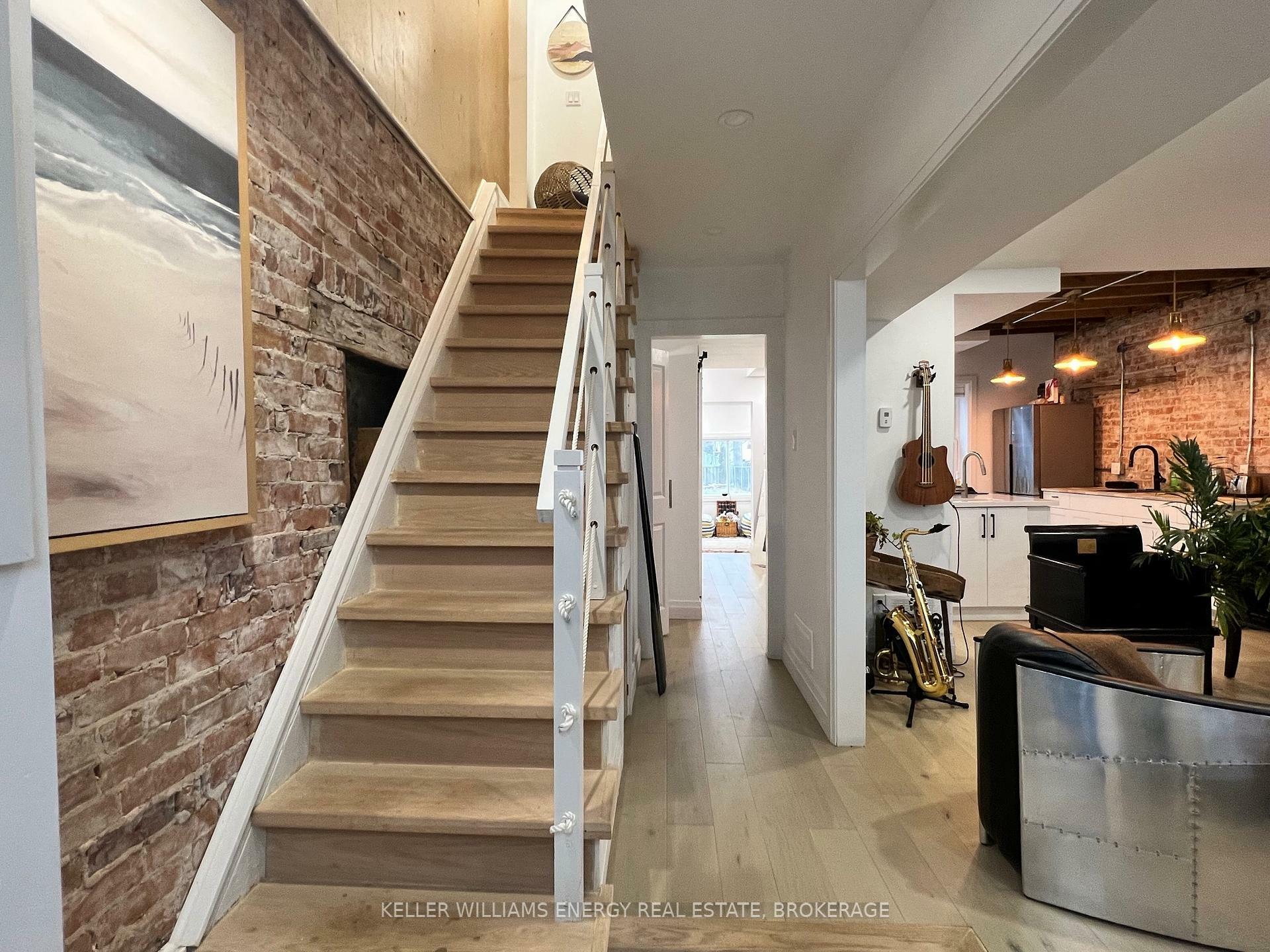Photo de la propriété:  42 Margaret Street  ON L1A 1Y3 