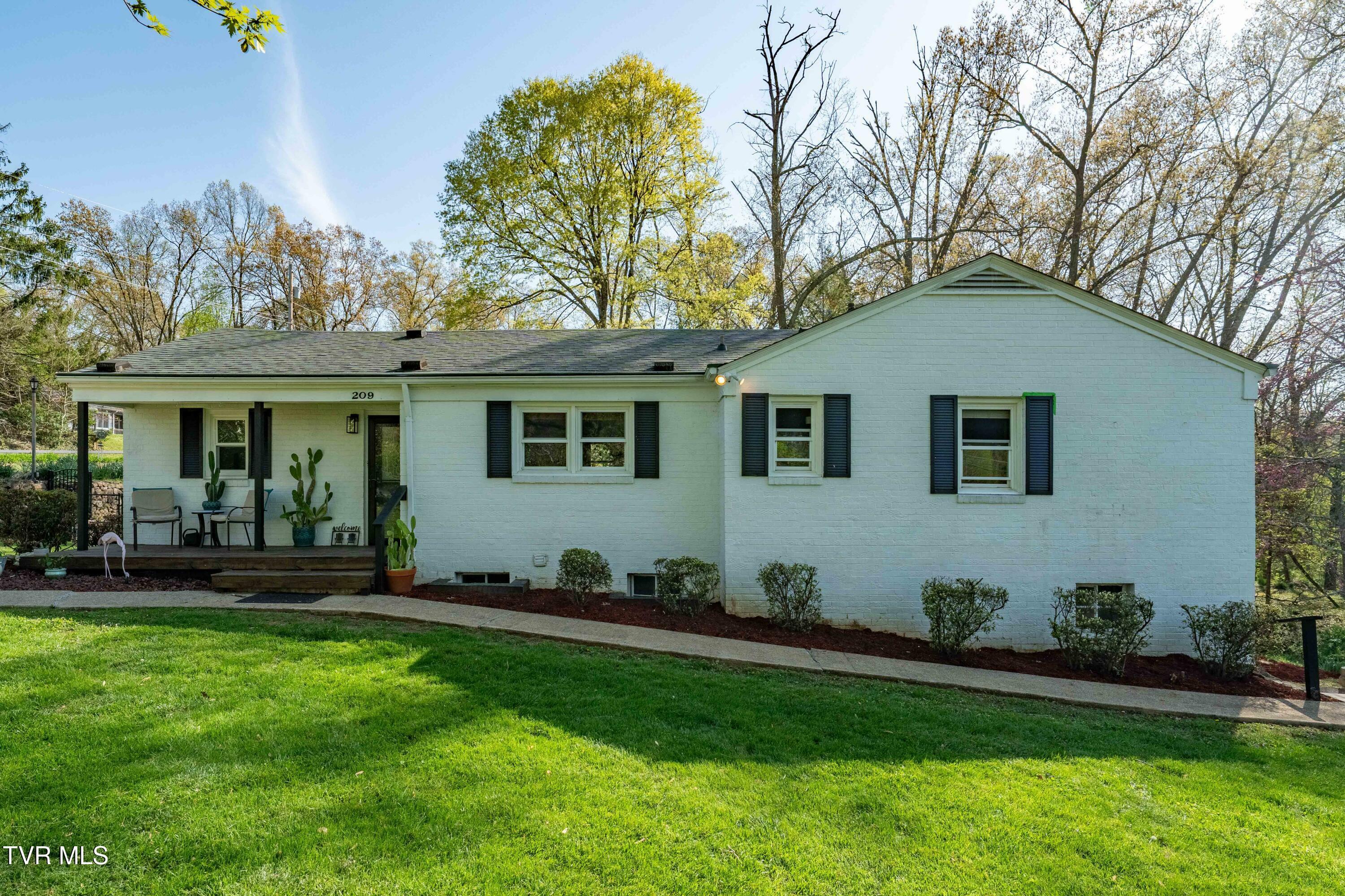 Property Photo: 209 Forest Hills Drive TN 37663