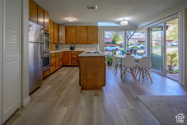 Property Photo: 550 E 2100 N UT 84604