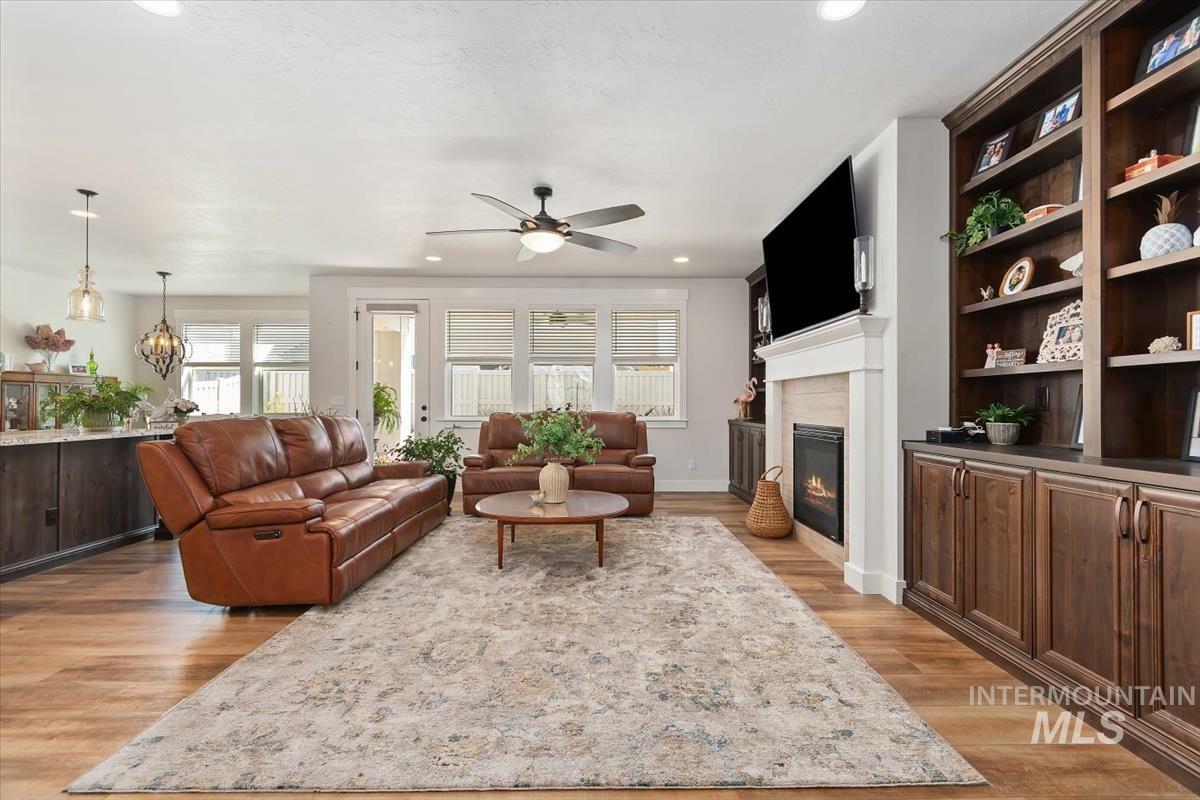 Property Photo: 2170 N Farmview ID 83644