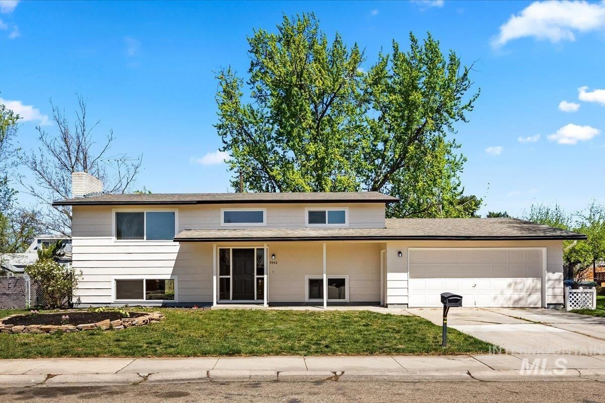 Property Photo:  9942 Lancelot  ID 83704 