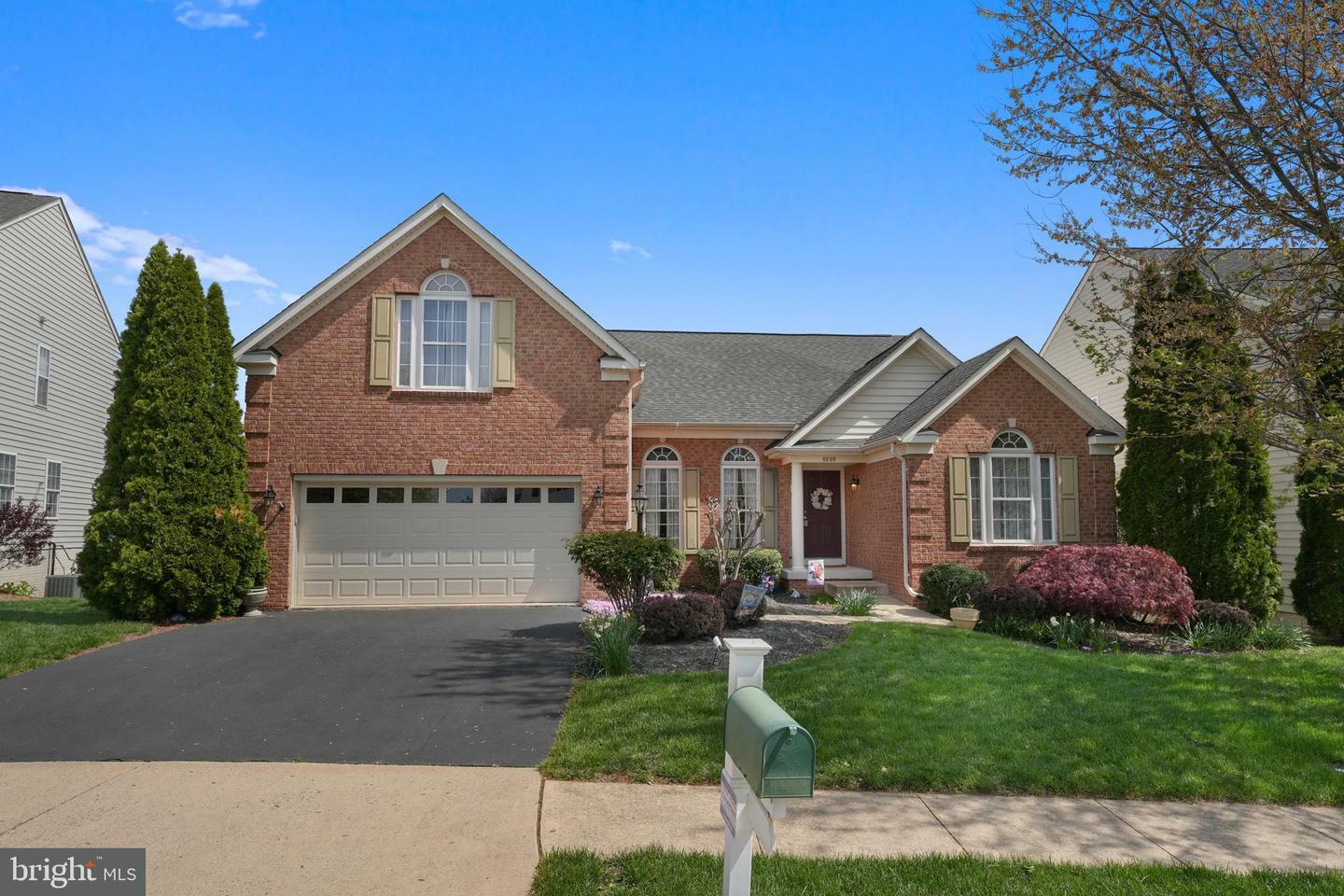 Property Photo: 6609 Cheney Way VA 20155