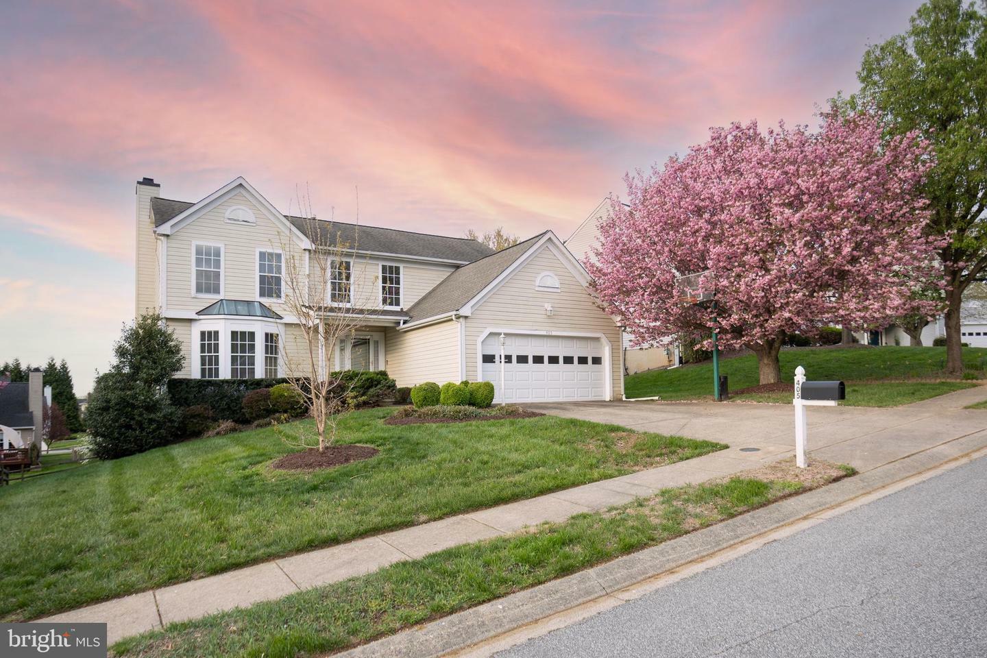 Property Photo:  405 Golden Oaks Court  MD 21015 