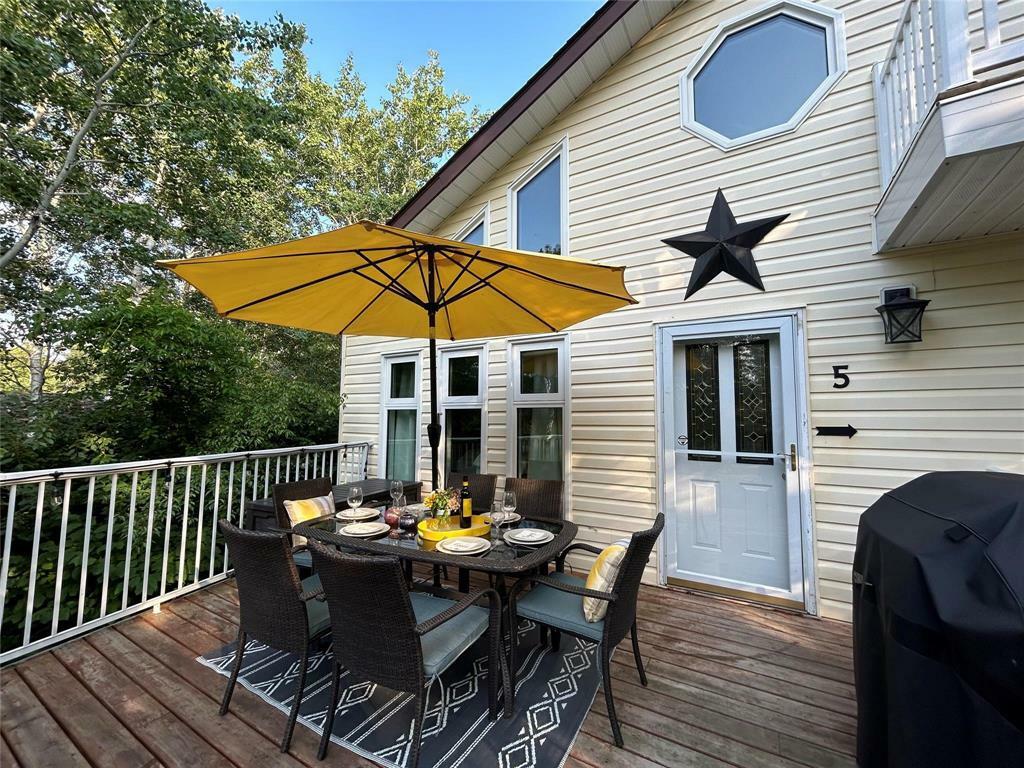 Property Photo: 5 Birchwood Road MB R0E 2A0