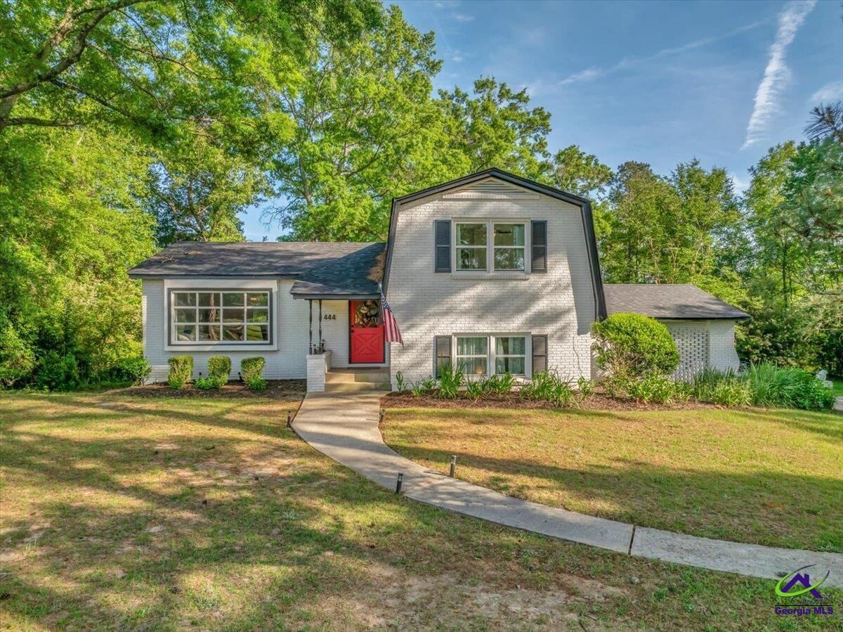 Property Photo:  444 Linden  GA 31069 