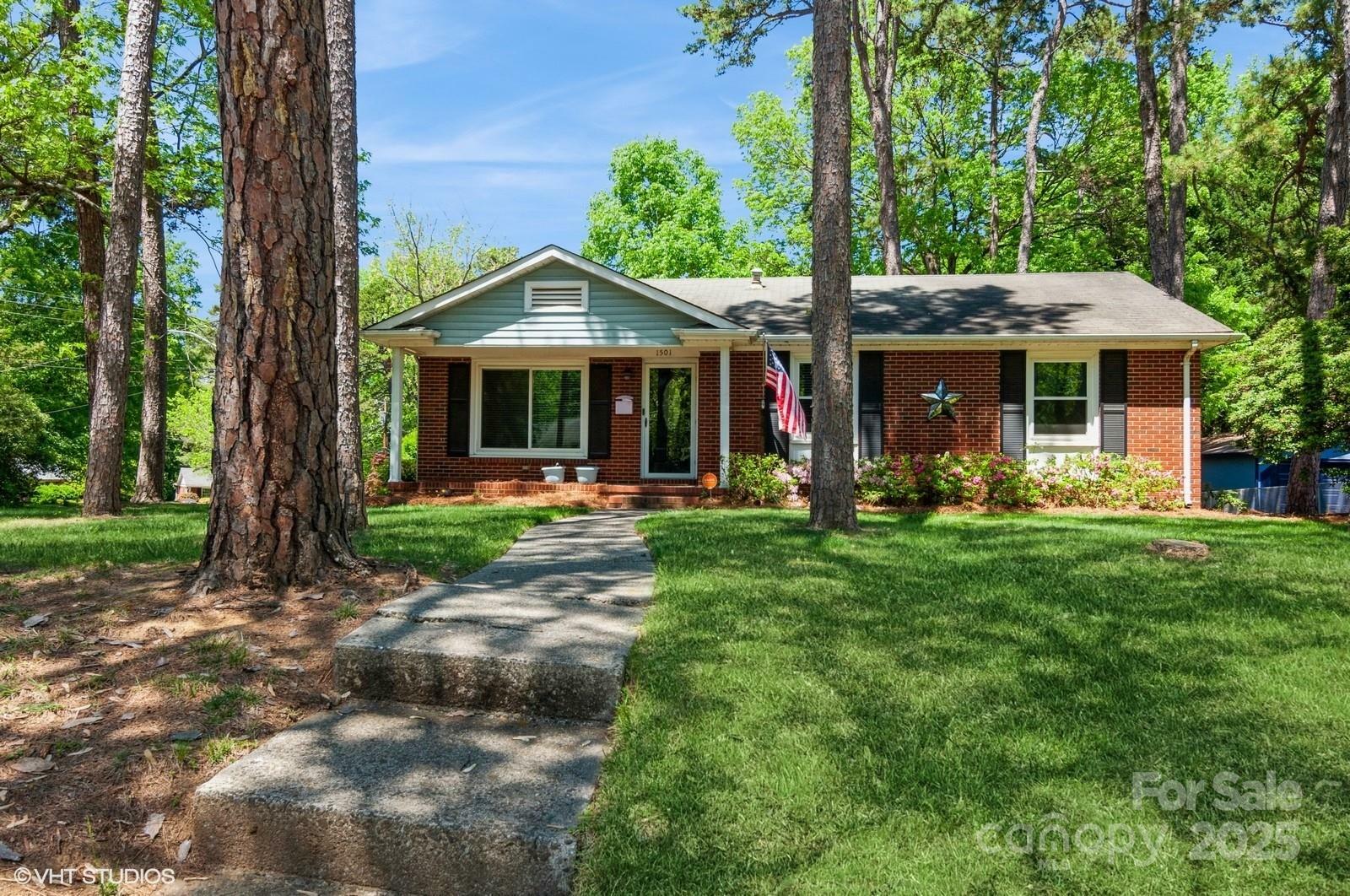 1501 Briarfield Drive  Charlotte NC 28205 photo