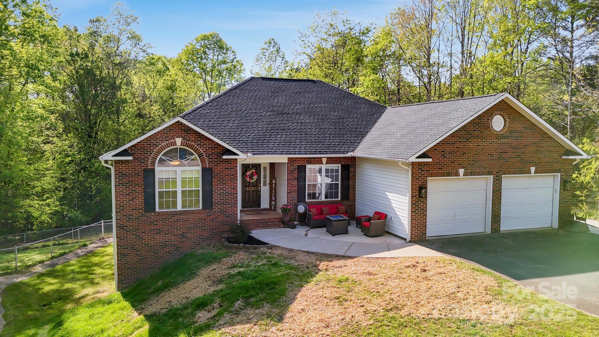 Property Photo: 3232 47th Avenue Place NE NC 28601