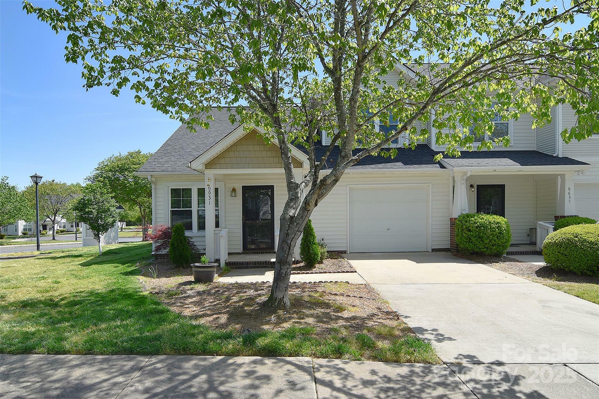 6631 Vlosi Drive  Charlotte NC 28226 photo