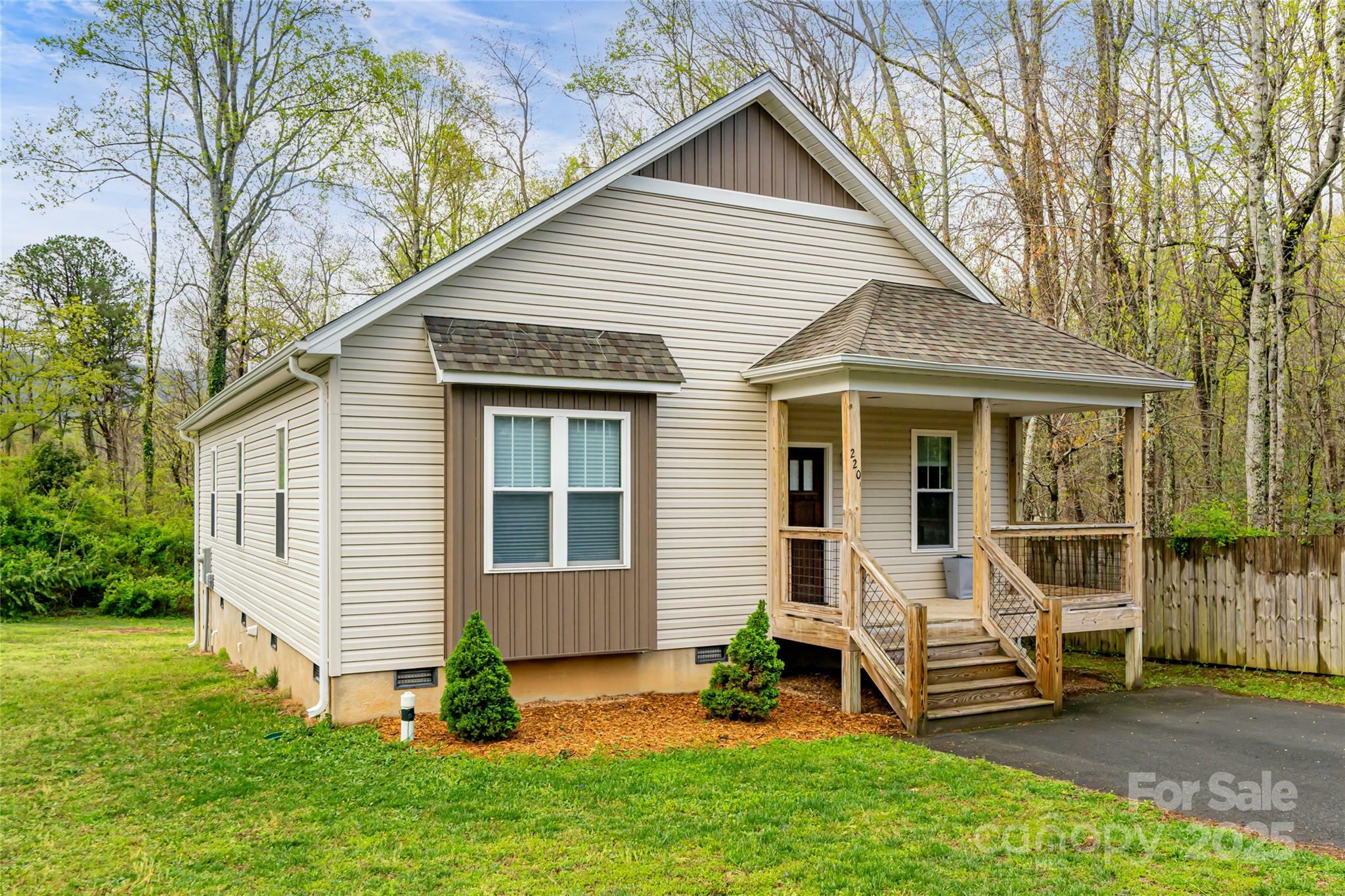 220 Mount Allen Heights  Black Mountain NC 28711 photo
