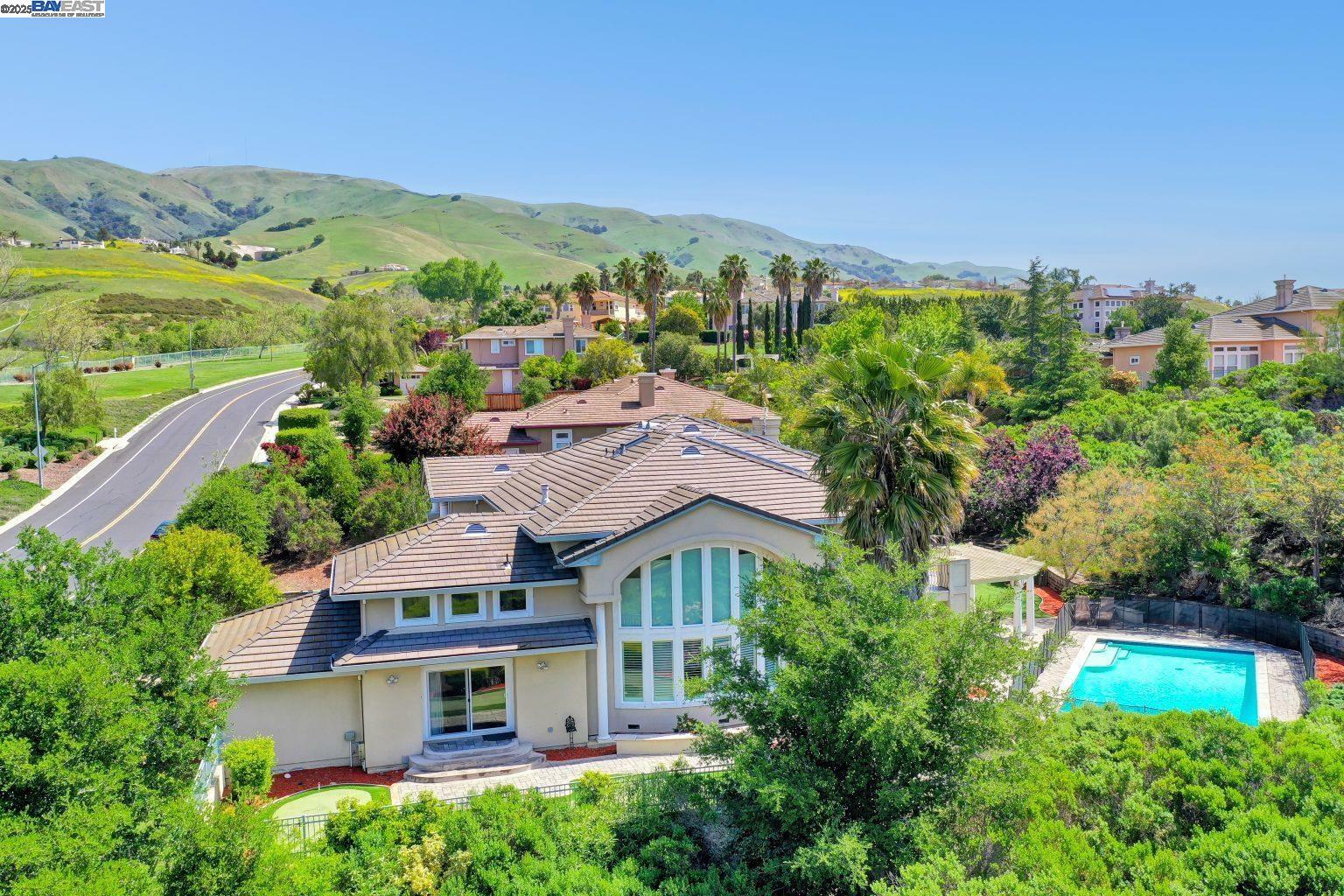 Property Photo: 48564 Avalon Heights Ter CA 94539