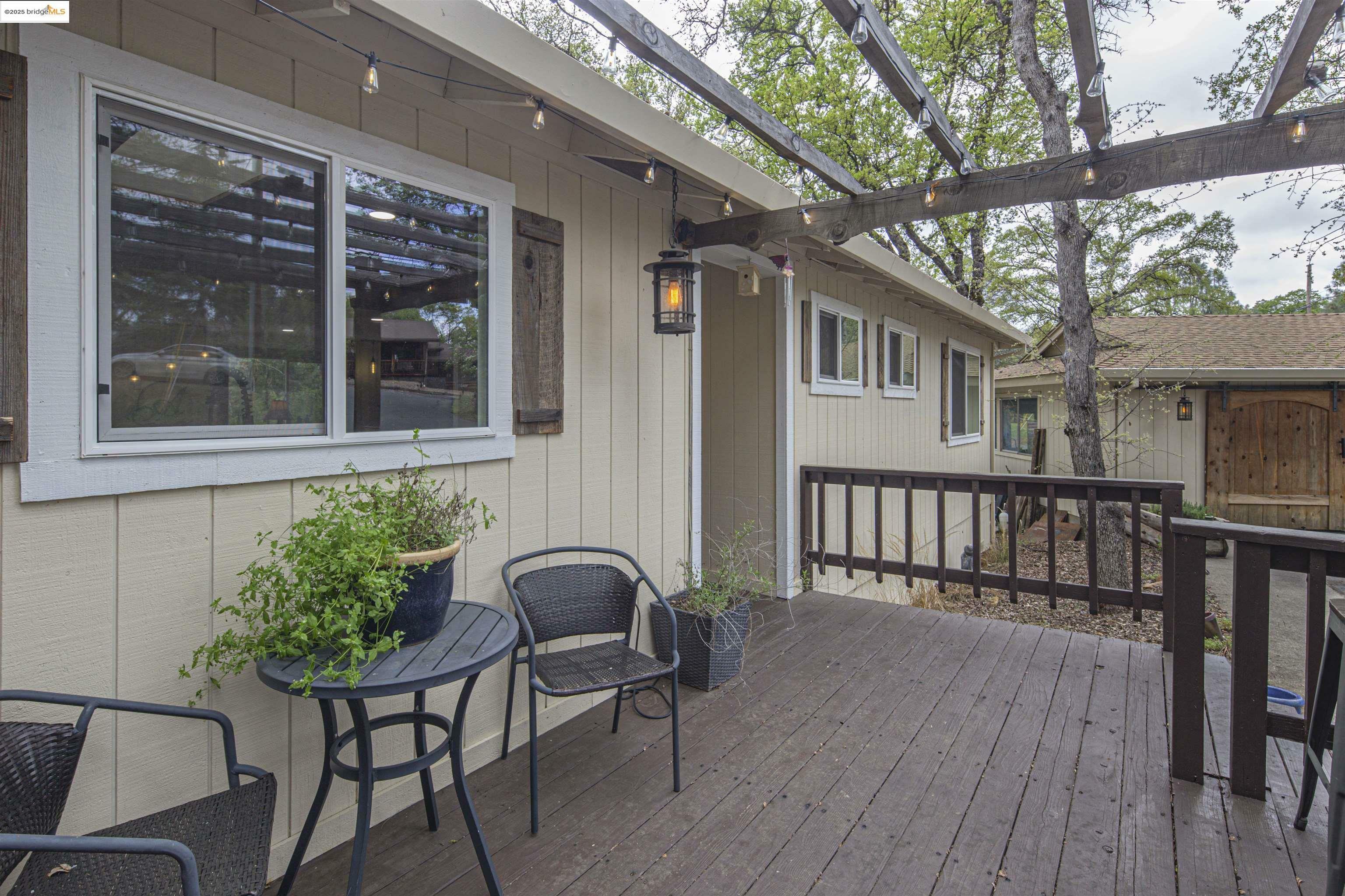 Property Photo: 12874 Green Valley Cir CA 95321