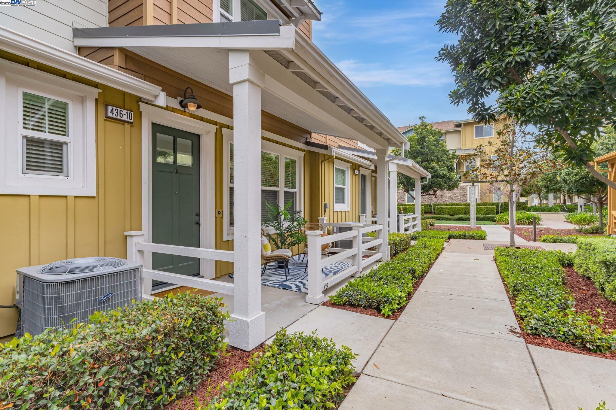 Property Photo: 436 Persimmon Cmn 10 CA 94551