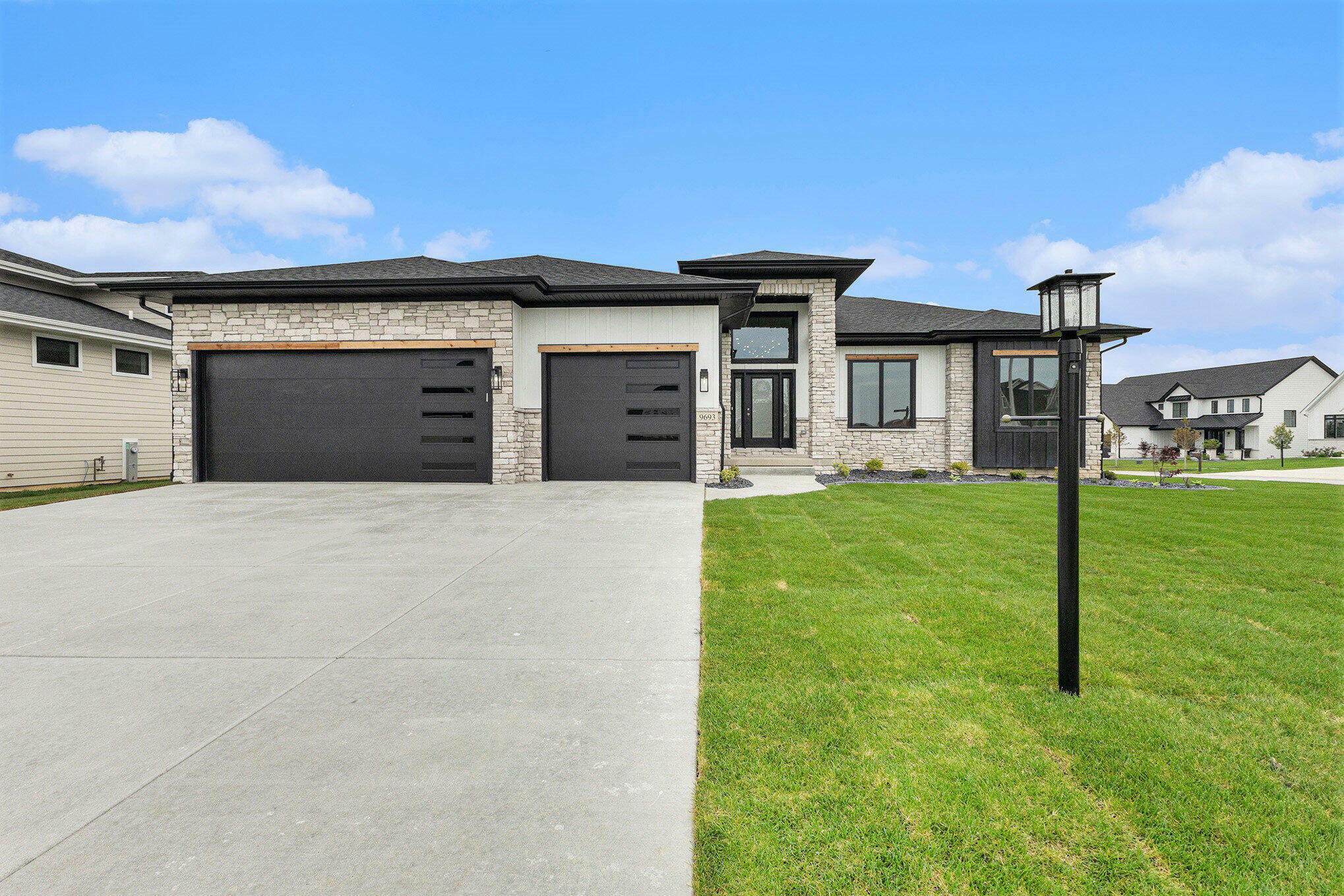 9693 Corydalis Avenue  St. John IN 46373 photo