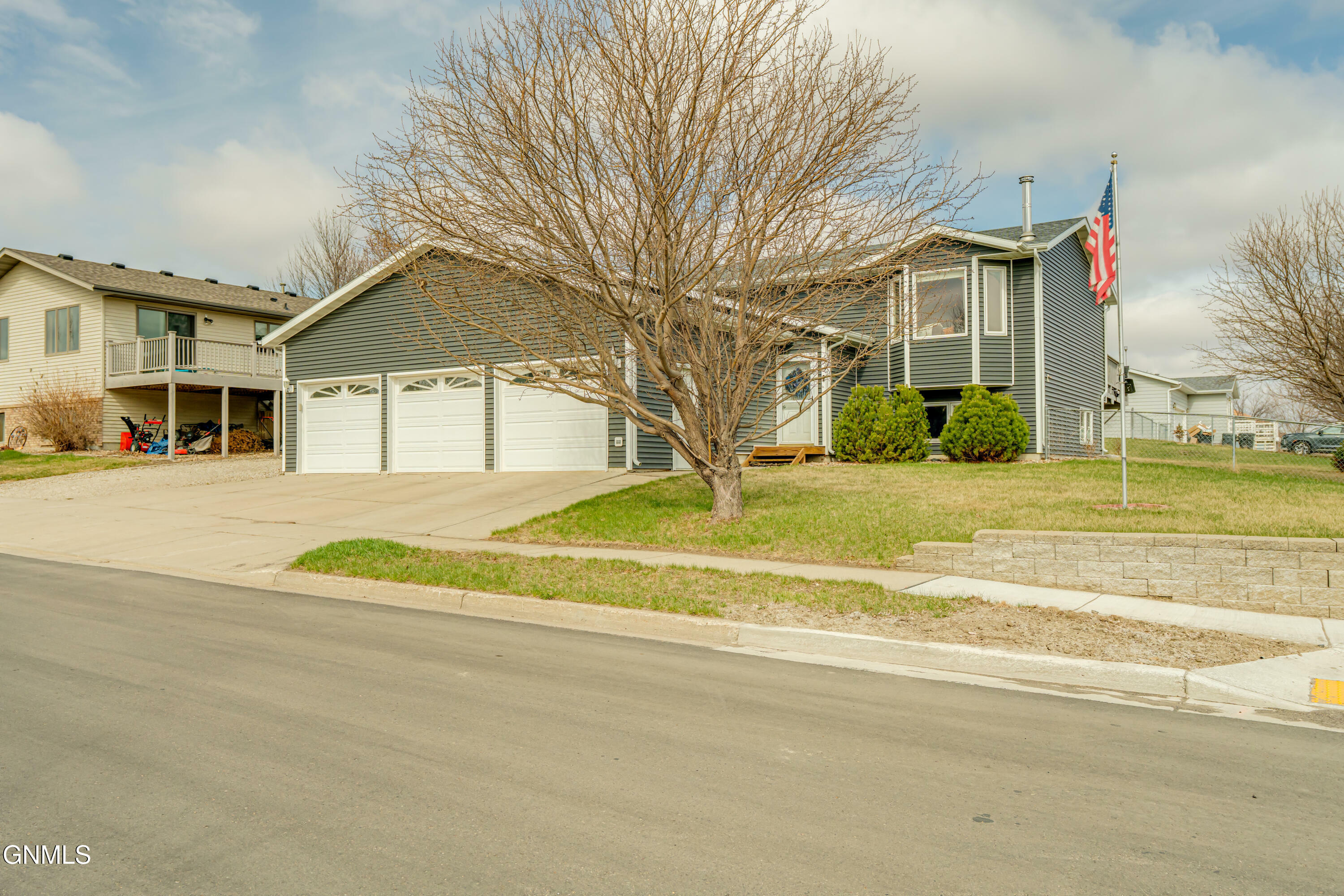 2000 Union Loop NW  Mandan ND 58554 photo