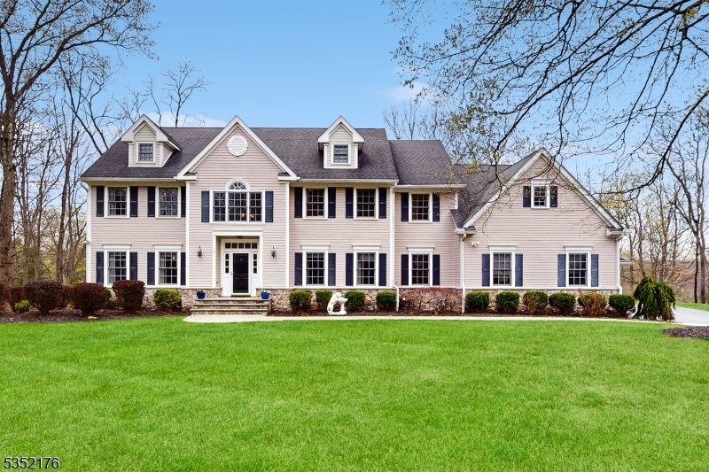 Property Photo: 2 Farmhouse Ln NJ 07945