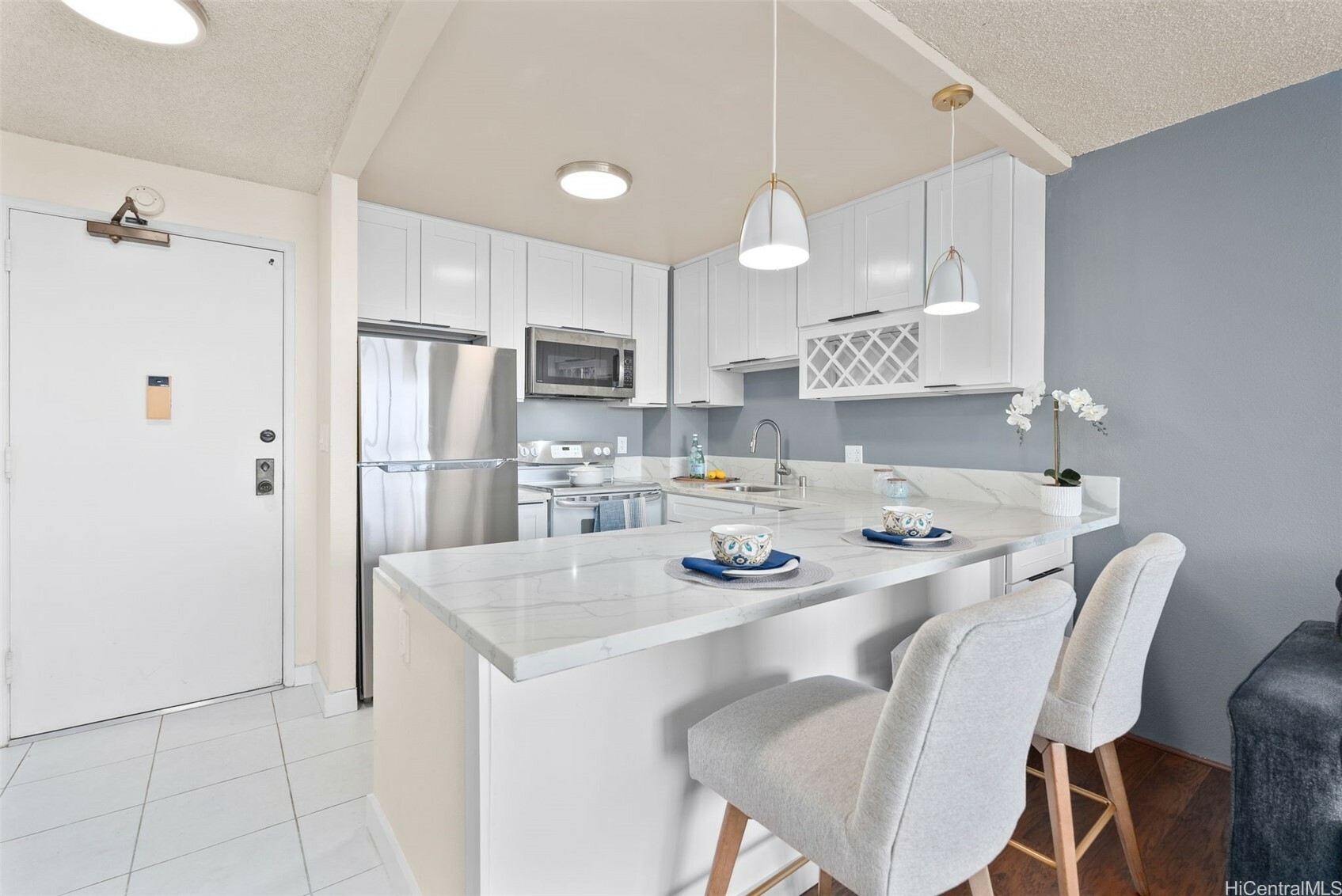 Property Photo:  55 S Kukui Street D2410  HI 96813 