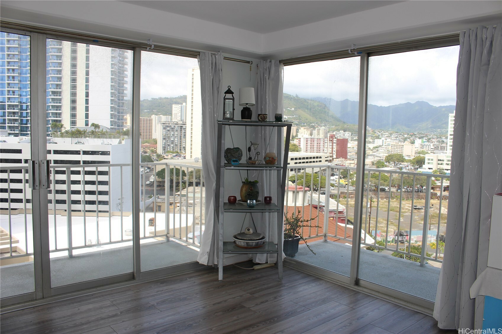 Property Photo: 419 Atkinson Drive 1101 HI 96814