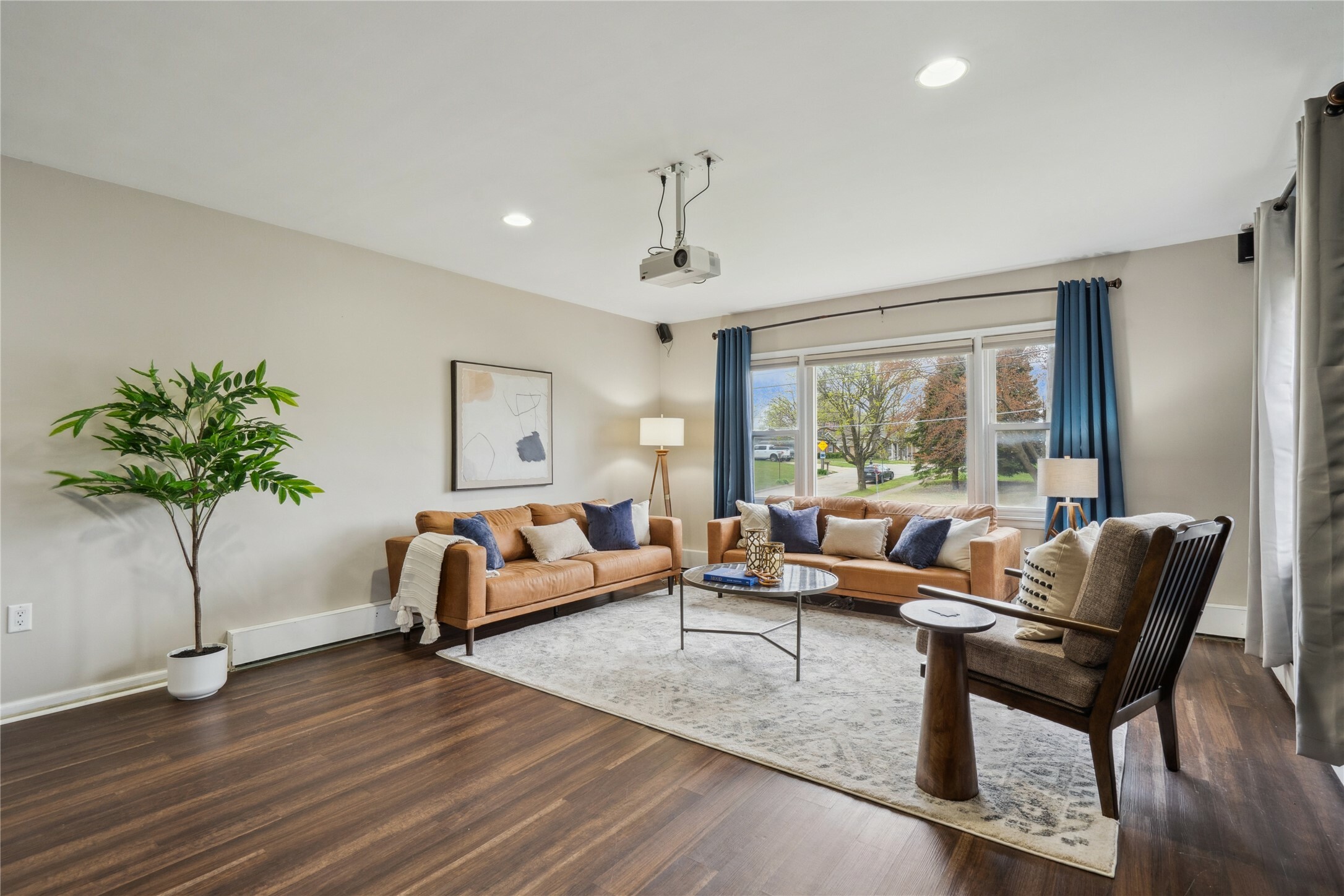 Property Photo: 1804 E 33rd Street IA 50317