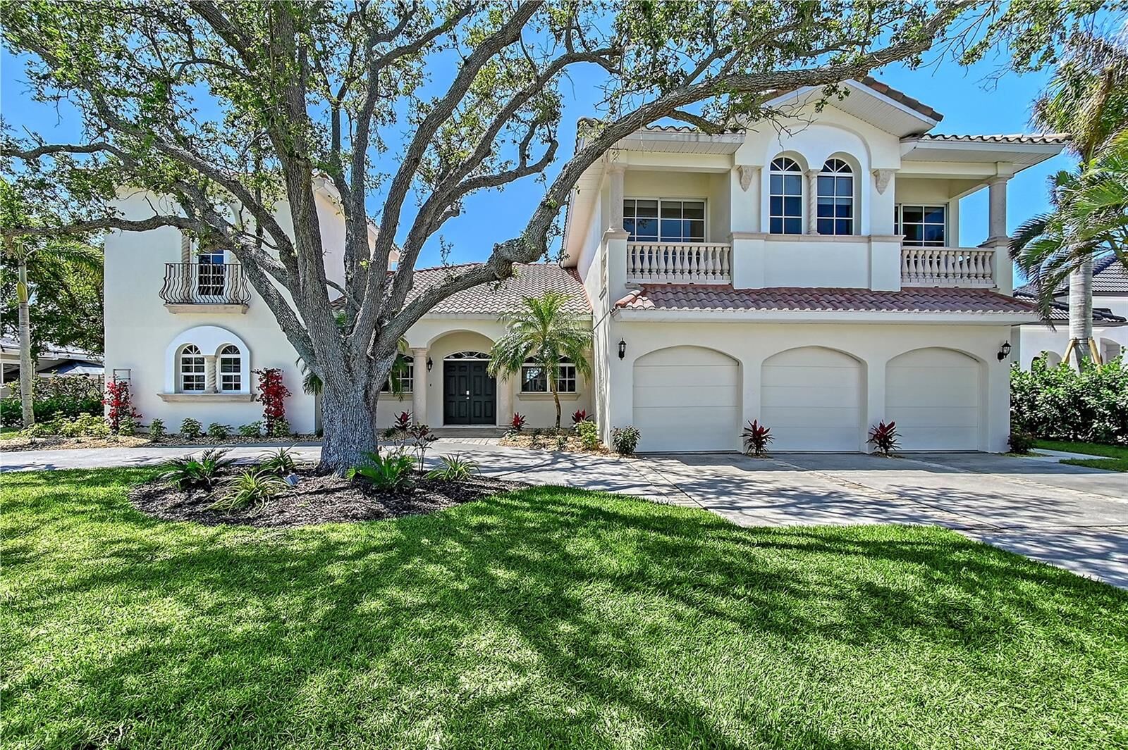 Property Photo:  404 S Shore Drive  FL 34234 